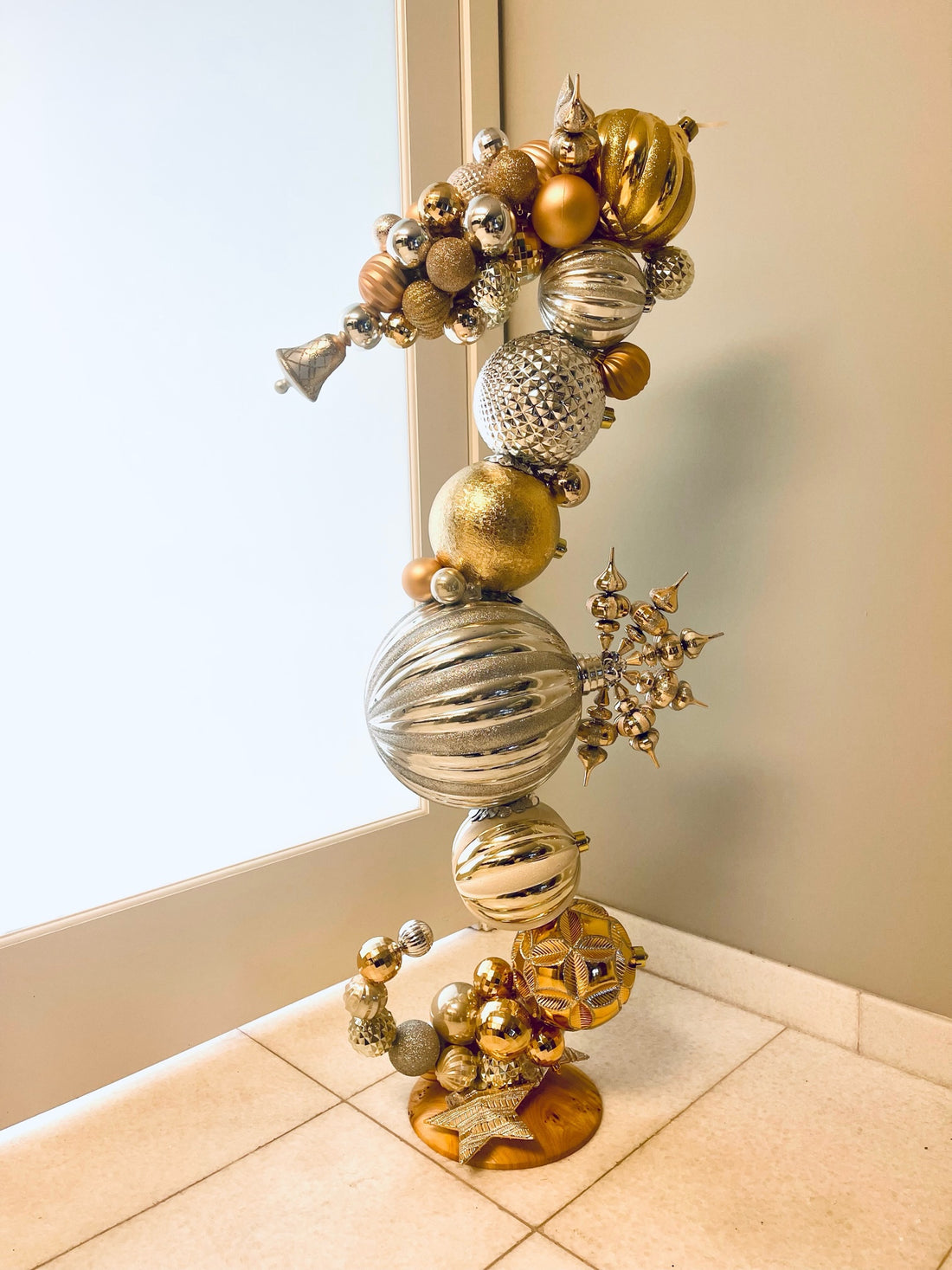 Melissa Bain's Sparkling Seahorse on display at NAC's All Things Patterned & Sparkling Exhibit